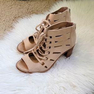 Vince Camuto heeled sandals! Leather!